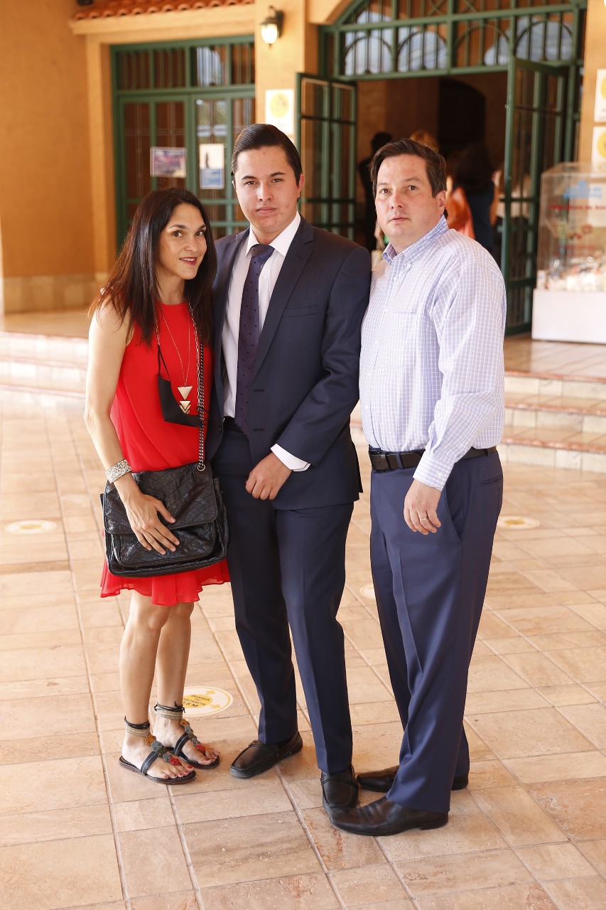 Vero Ramón de Salinas, Gerardo Salinas  y Gerardo Salinas.  FOTO: DANIEL SALDÍVAR