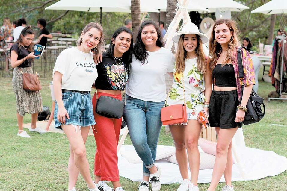 Carolina Medina, Daniela Gómez, Hayde Basañez, Norita Izaguirre y Marianna Delsol / Fotos: José Chang
