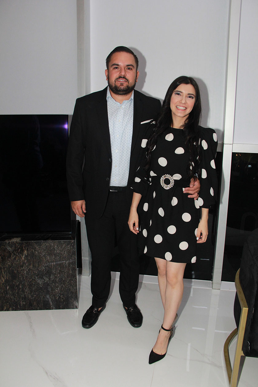 Isaí Dueñas y Ángela Salazar