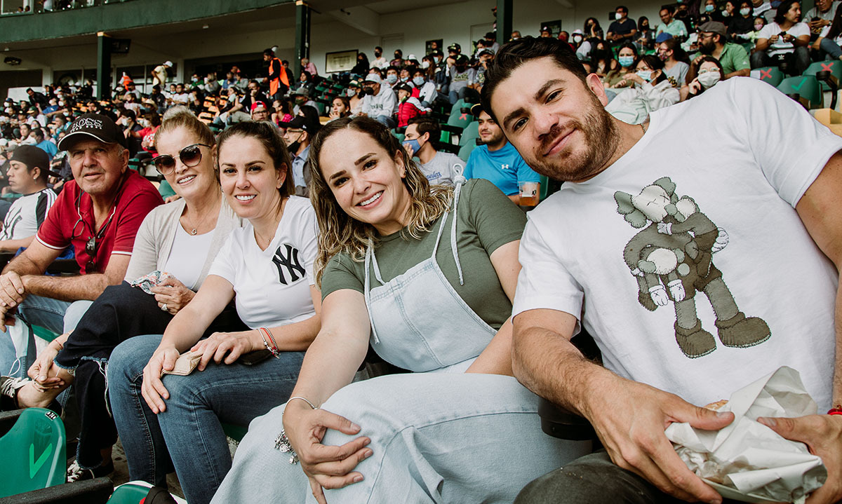 Cesar Alonso, Maru Guajardo, Steph Alonso, Fer Alonso y Javier Chávez