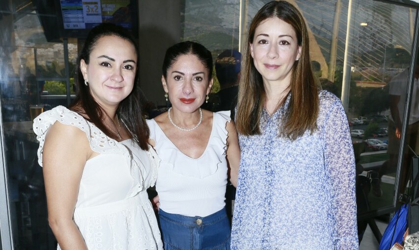 Viviana Garza de Cantú, Laura de Carranza y Ángeles de Pequeño / Foto: Omar Valdez