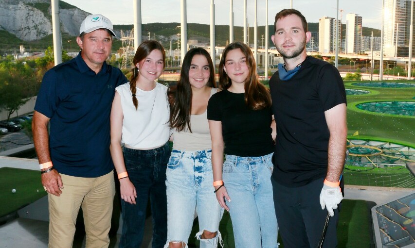 Andrés Guerra, Cecilia Guerra, Roberta Islas, Cordelia Guerra y Andrés Guerra / Foto: Omar Valdez