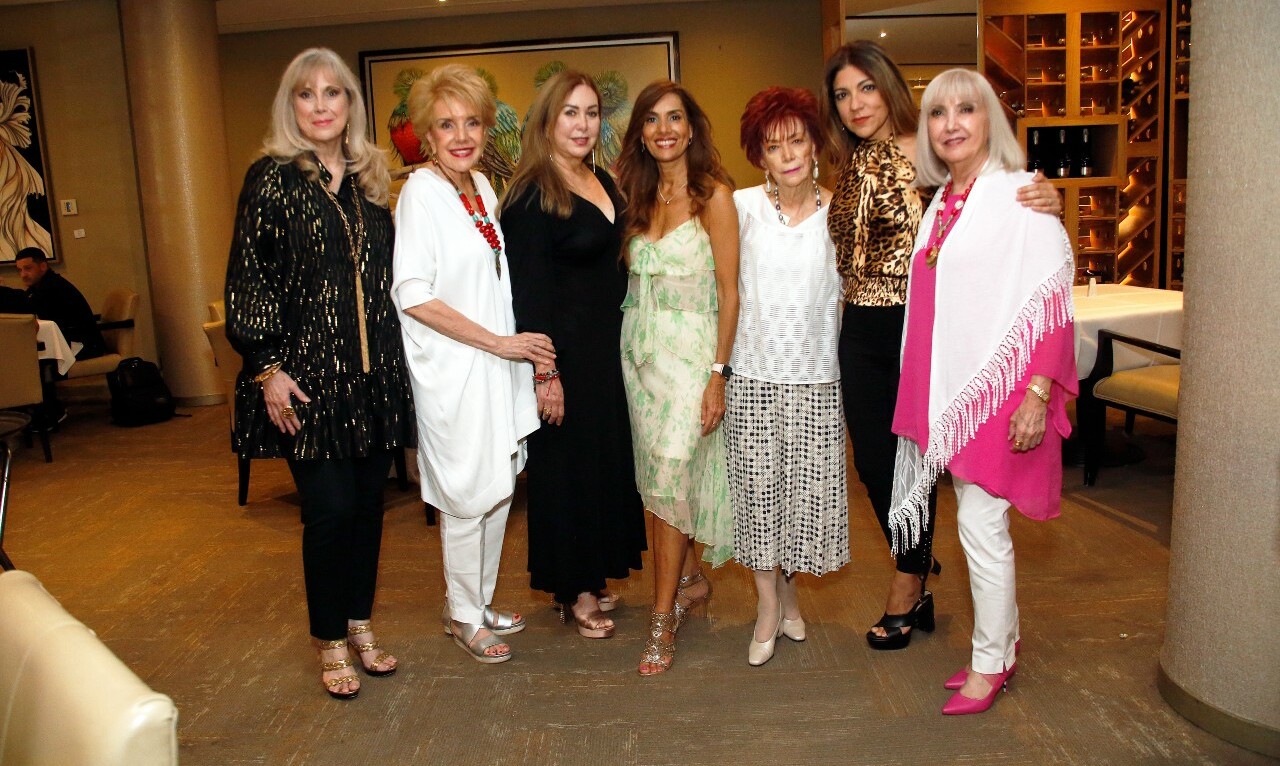 Dora María Maldonado, LIly Flores de Otero, Nancy Montemayor, Olga Mejía, Lupina Vara, Judit Marcos y Guillermina Calderón / Foto: Antonio Mireles