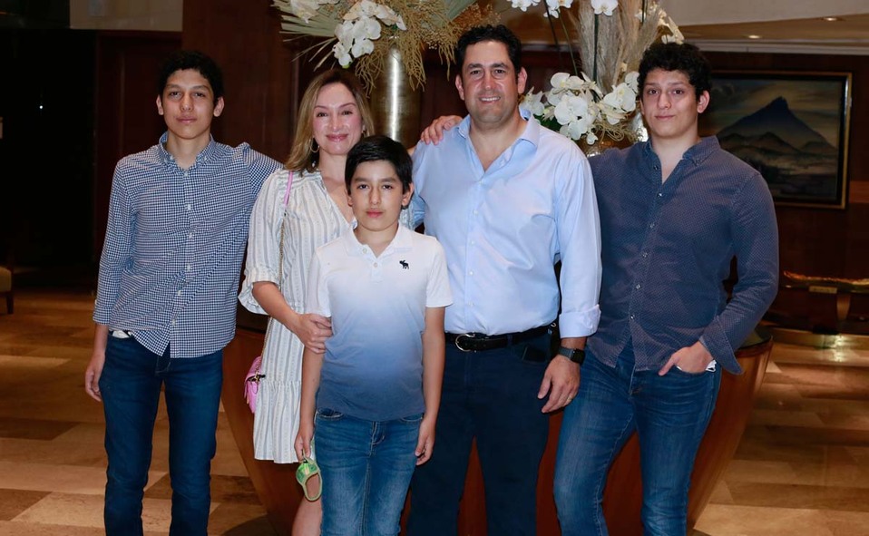 Gabriel Villarreal, Elvia Elizondo, Gabriel Villarreal, Fidel Villarreal y Adrian Villarreal / Fotos: Omar Valdez