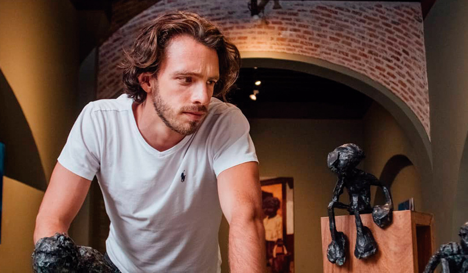 HUAWEI subastará escultura de Francisco Diego para apoyar fundación Becar