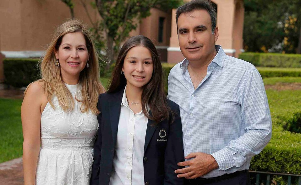 Marcela Garza de Alanís, Sophie Alanís y Carlos Alanís / Fotos: Daniel Saldívar