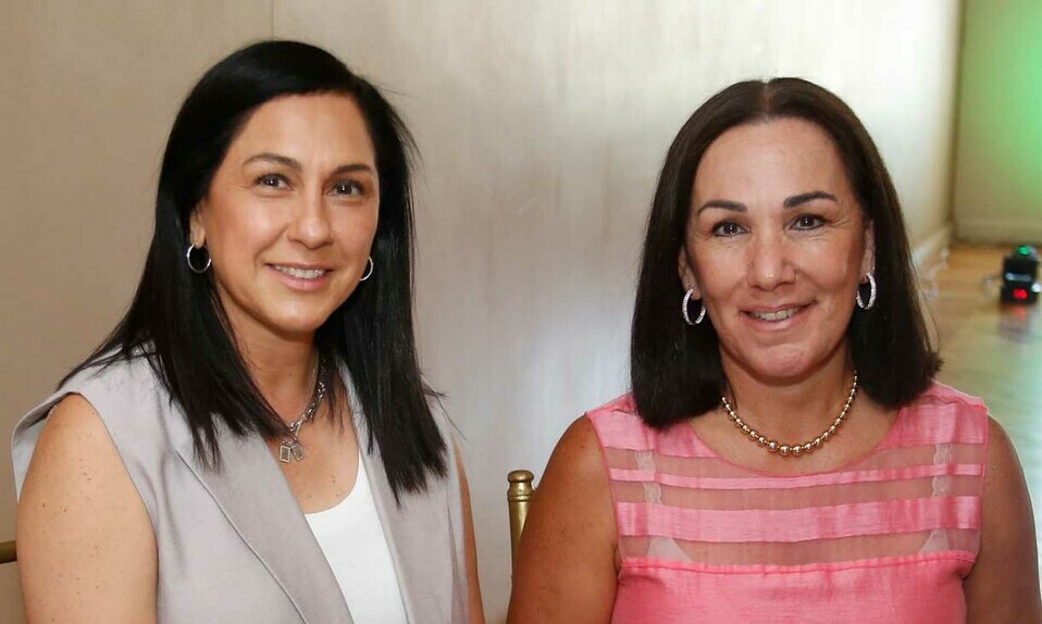 Mónica  Palacios de Martínez y Lourdes Suárez de Herrera