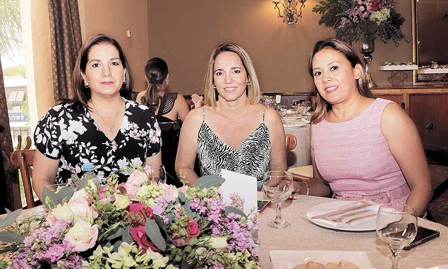 Sandra de Domínguez, Mariana Fernández y Alicia Corripio / Fotos: Dennis Hernández