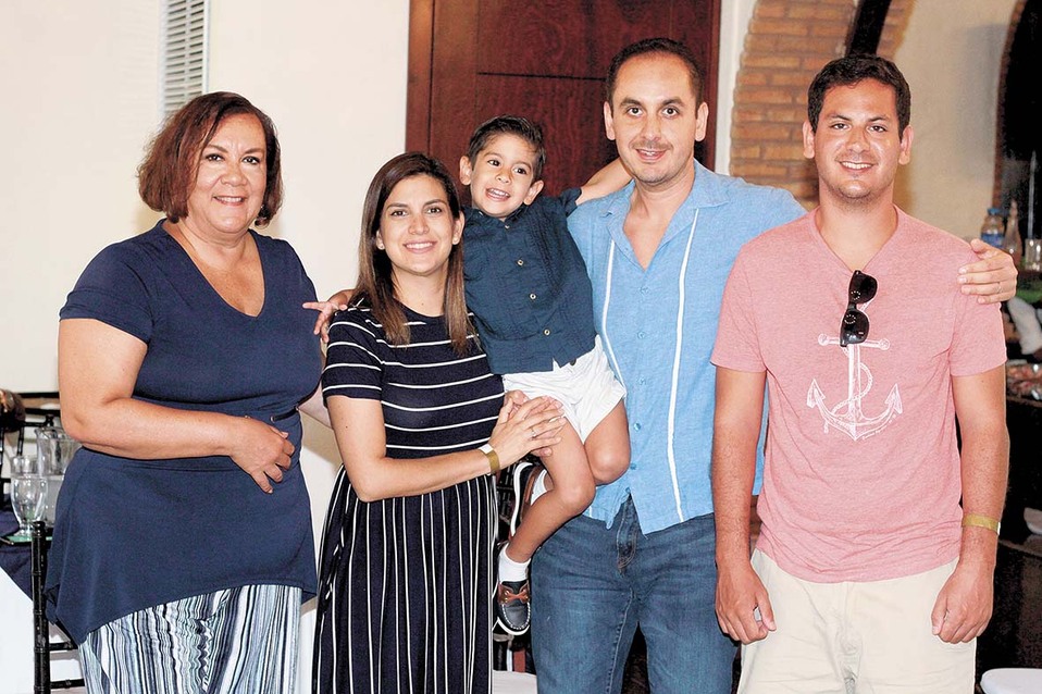 Laura Llamas, Tannia Manautou, Francisco, Serrano, Francisco Serrano y Eduardo Serrano / Fotos: José Chang