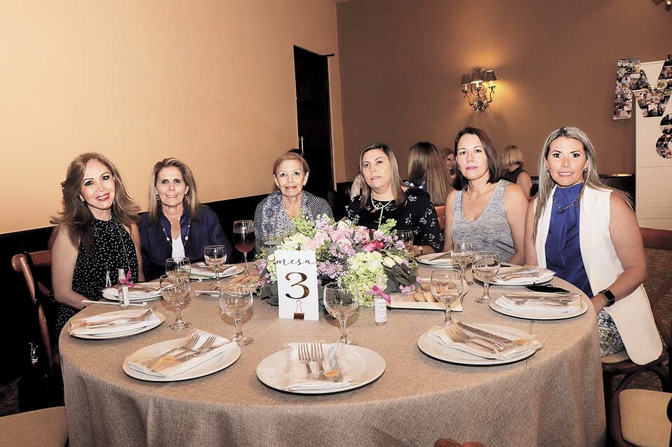 Paty Flores, Anita Stolberg, Cotty Nuñez, Monse Corripio, Begoña Corripio y Mariana Corripio / Fotos: Dennis Hernández