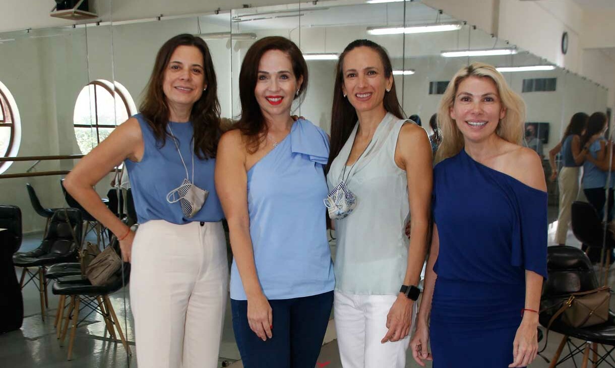 Bárbara Navarro, Gaby Elizondo de García, Yolanda Garza de González y Roby Barrera de Selem