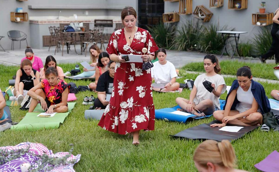Inicio de la meditación guiada por Jaka / Fotos: Daniel Saldívar