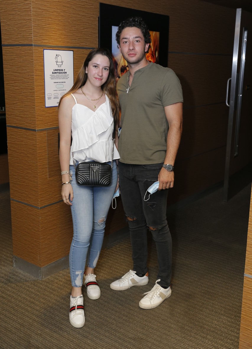 Isabela Garza y Adrián Garza. FOTO: DANIEL SALDÍVAR