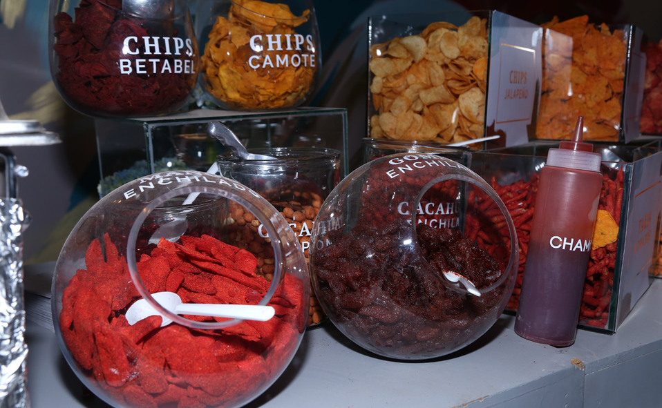 Se dispuso una mesa de snacks