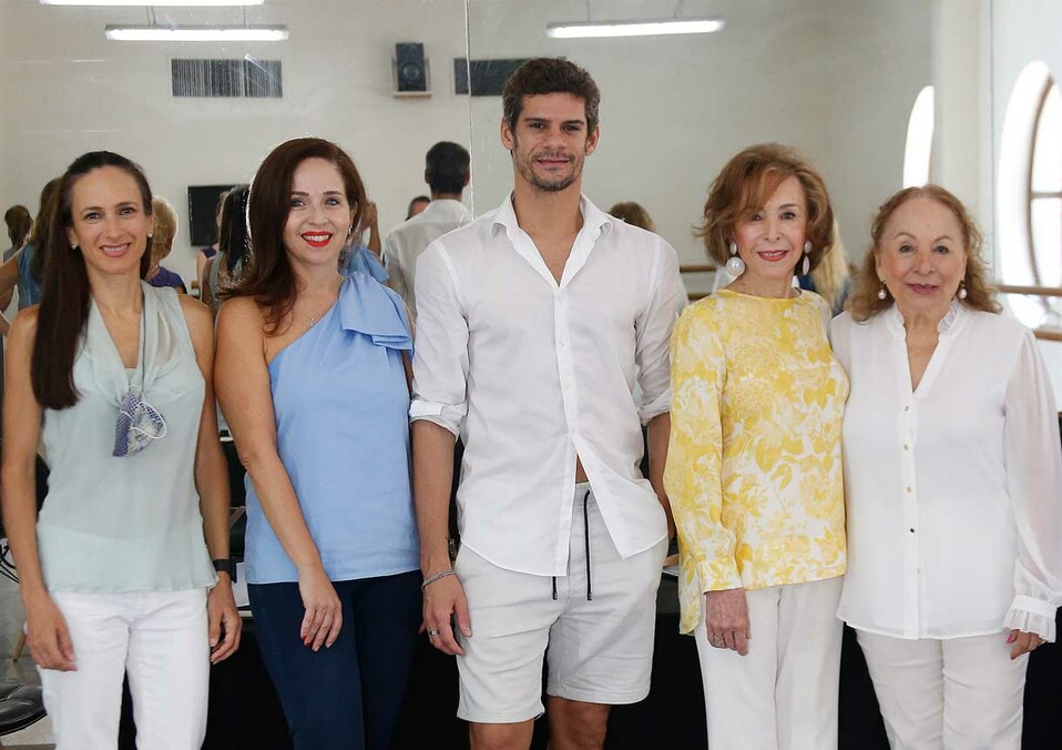 Yolanda Garza, Gaby Elizondo de García, Thiago Soares Yolanda Santos y  Aurora Cantu de Cagnasso,