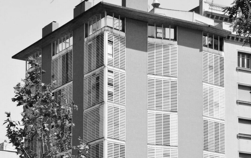 Barceloneta, un edificio de vivienda multifamiliar, fue diseñado por el arquitecto Jose Antonio Coderch. (Foto: Instagram).