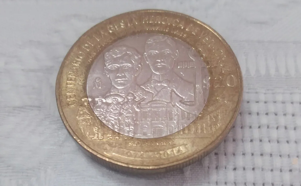 Moneda 4