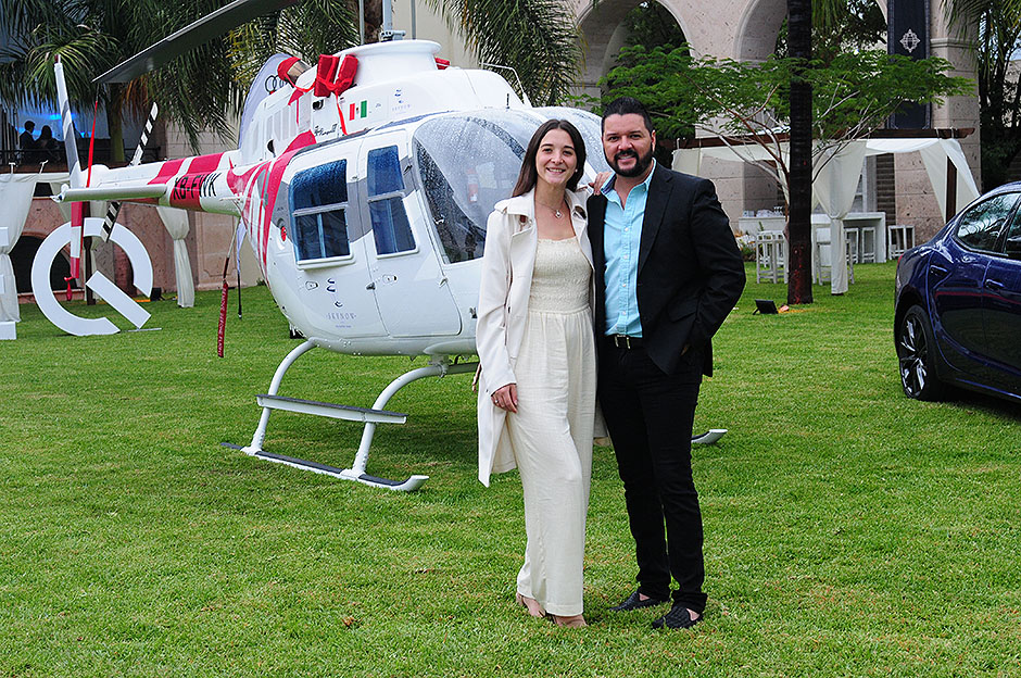 Karen Schnciss y Óscar Vega