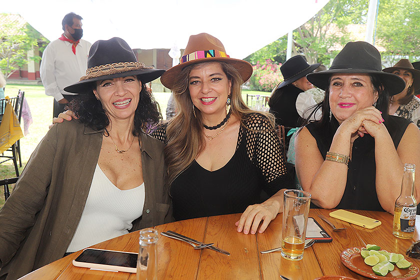 Zandra López, Verena Hernández y Ale Zepeda