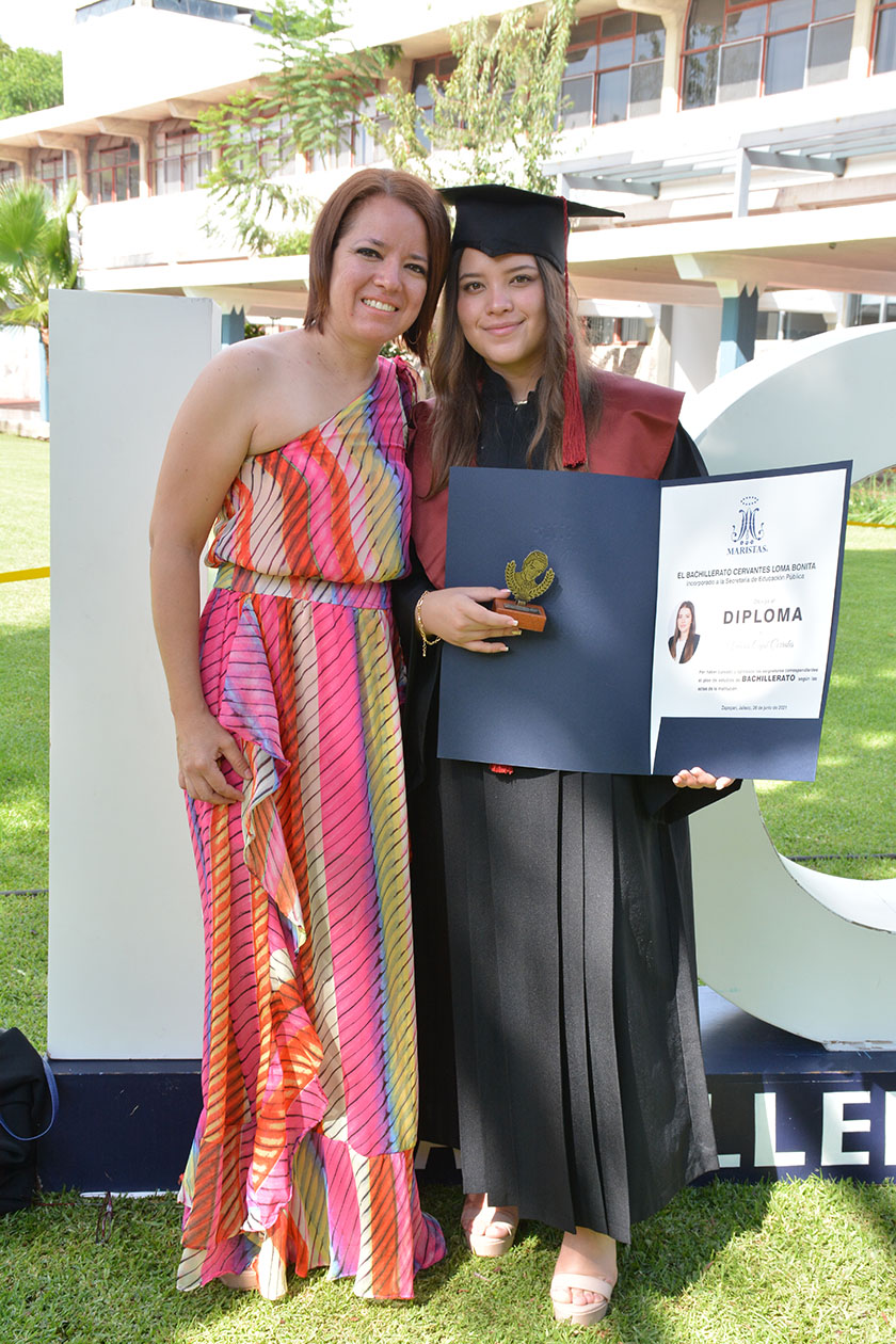 Úrsula Corrales y Valeria Cajal