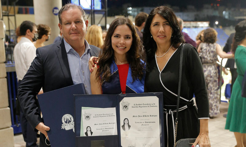 Federico de Cuba, María Julia de Cuba y Aurora Rodríguez