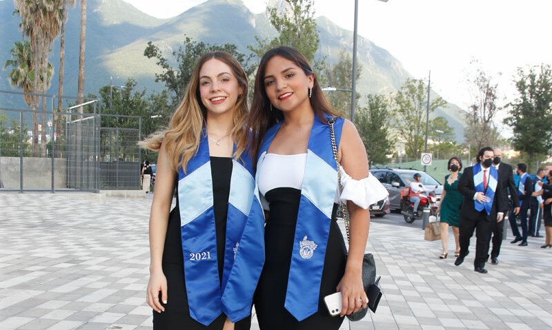 Cynthia Flores y Susana Betancourt
