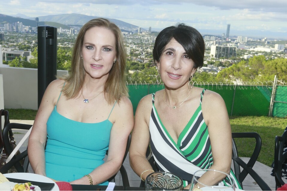 Yolanda Sada y Lorena Assad de Zubiría. FOTO: OMAR VALDEZ