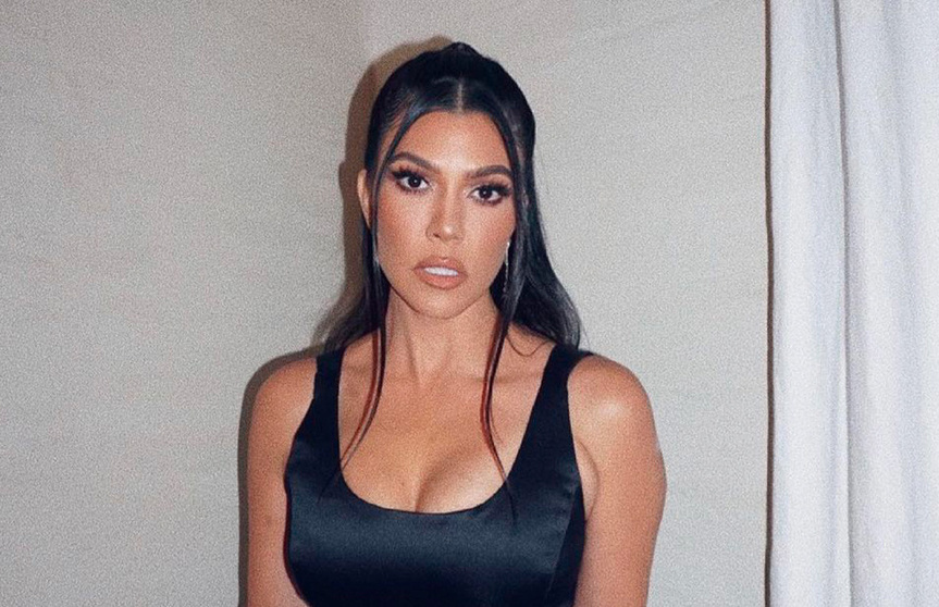 Kourtney Kardashian mostró su celulitis en bikini sin filtros