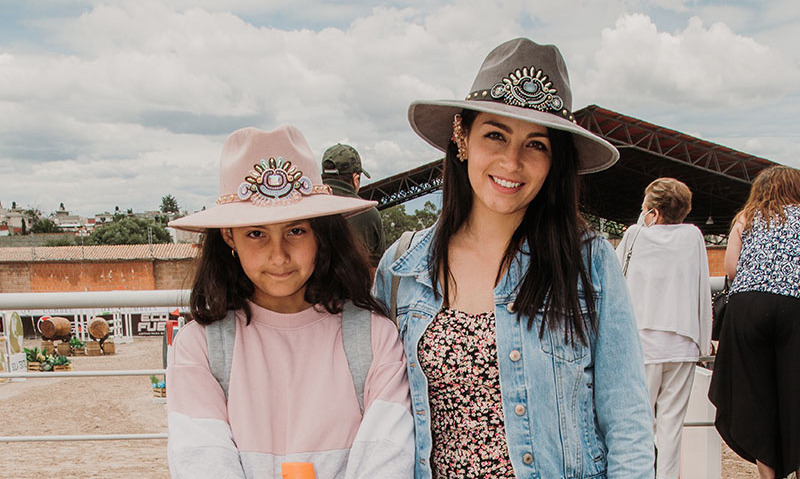 Camila y Karime Corona