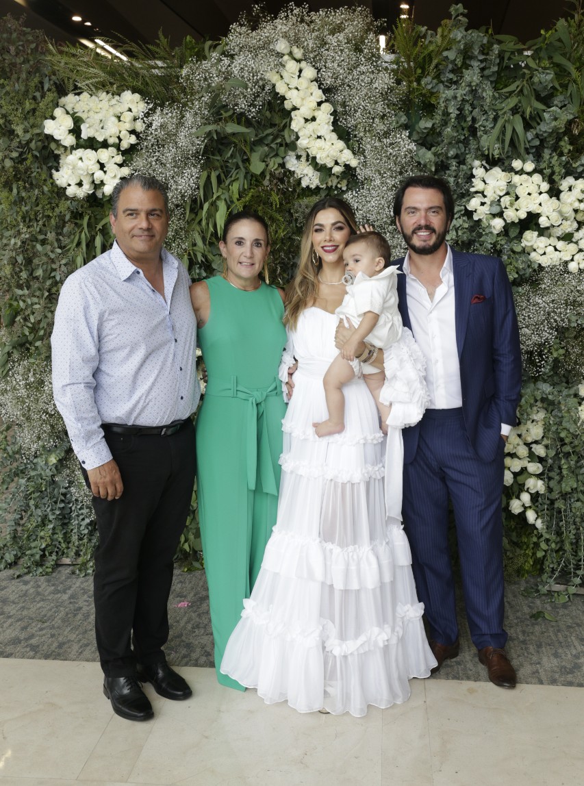 Adauto Lozano, Maria del Carmen Almada, Connie Davalos, Leonel Tame y Miguel Tame.