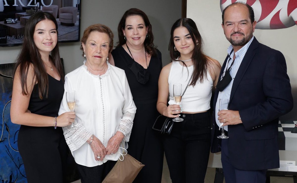 Ana Cris González, Edna Saldaña, Edna Salinas, Mariana González y Fernando González / Fotos: Daniel Saldívar