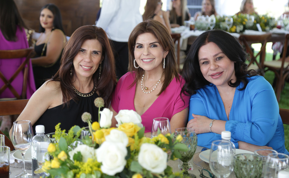 Mercedes, Maricruz y Angélica