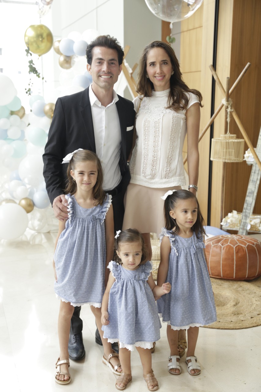 Ricardo Treviño, Mariana Rodríguez, Ximena Treviño, Fátima Treviño y Paloma Treviño.