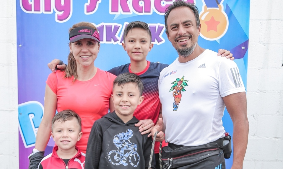 Diego Martínez, Lily Medina, Bruno Martínez, Roberto Martínez Jr y Roberto Martínez