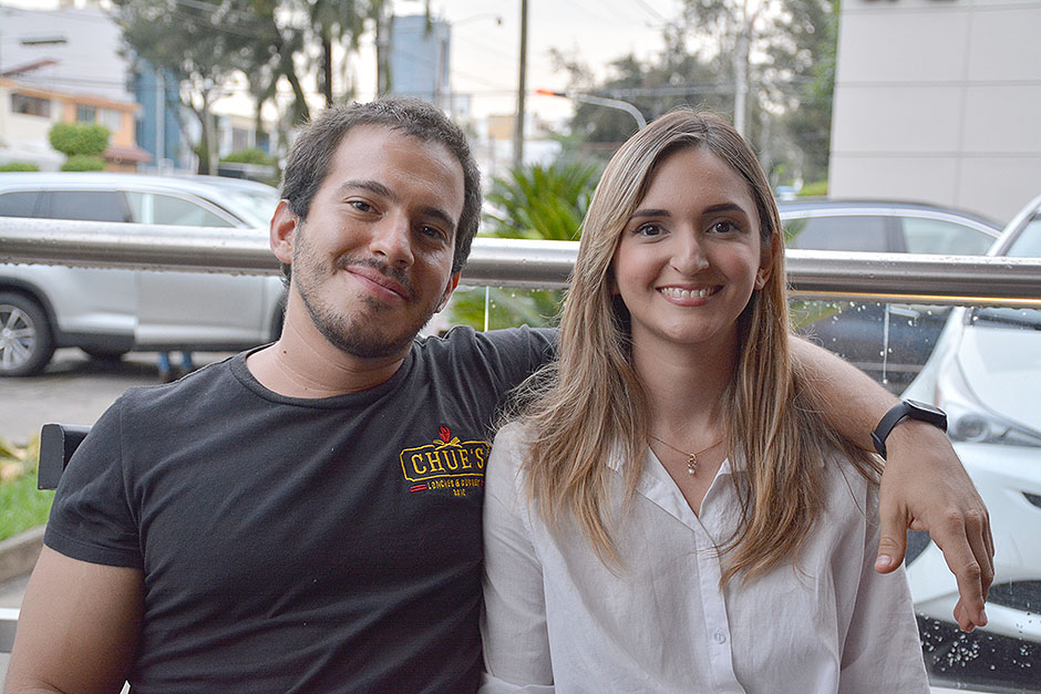 Javier Ahued y Andrea Castillo