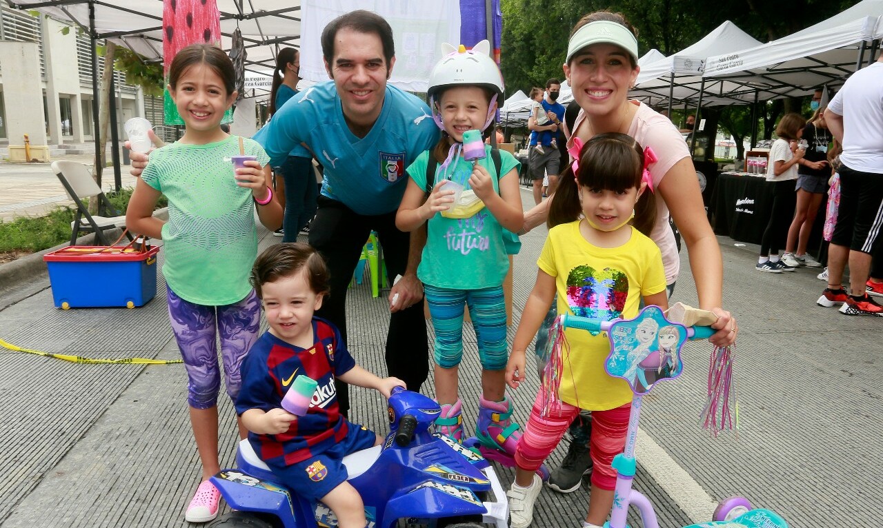 Emilia Cantú, Ramiro Cantú, Valeria Cantú, Paulina Porte de Cantú y Lucía Cantú / Foto: Daniel Saldívar y Omar Valdez