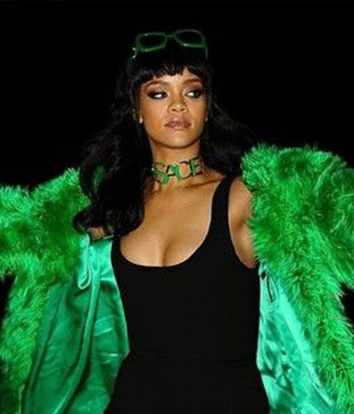 Rihanna se ha sumado a la tendencia usando varias prendas en este vibrante color. Foto: Archivo