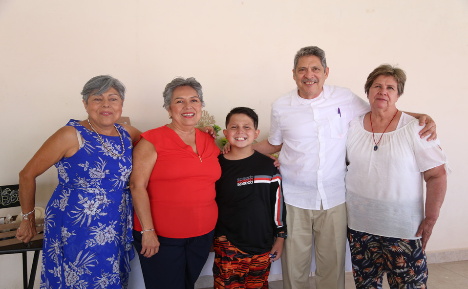 Lupita, Pilar, Nicolás, José y Tina
