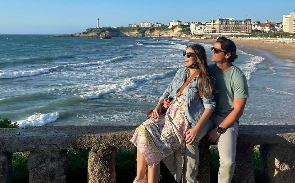 Ximena Navarrete presume su embarazo durante sus vacaciones. (Foto: Instagram).