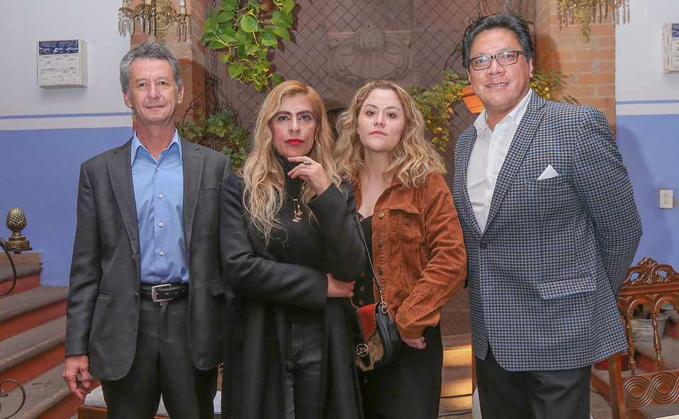 ALEJANDRO OSTOA, GABRIELA LÓPEZ, ANA GABRIELA GONZÁLEZ Y JESÚS APREZA