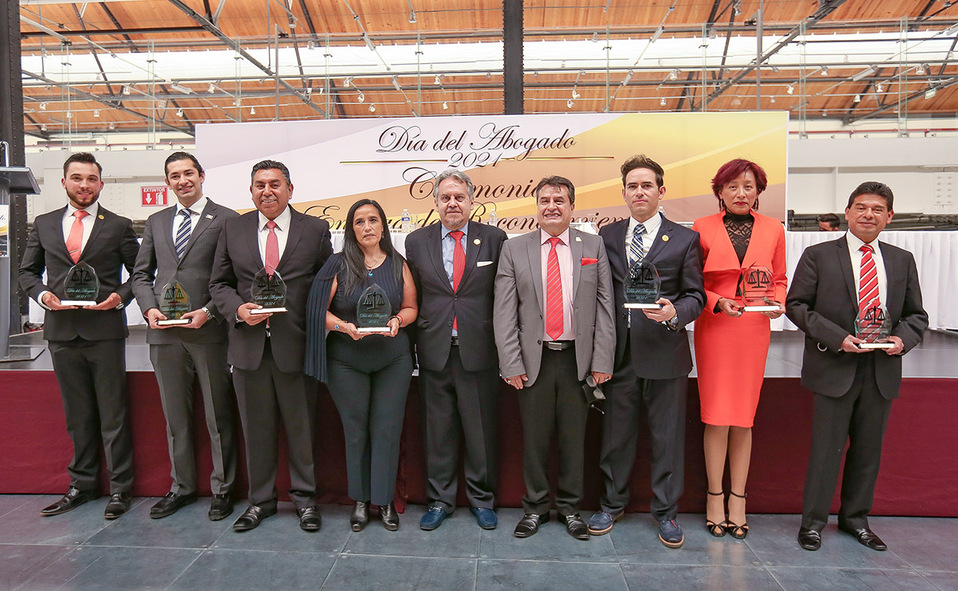GALARDONADOS POR SU DESEMPEÑO PROFESIONAL EN DIFERENTES ÁREAS DE LA ABOGACÍA
