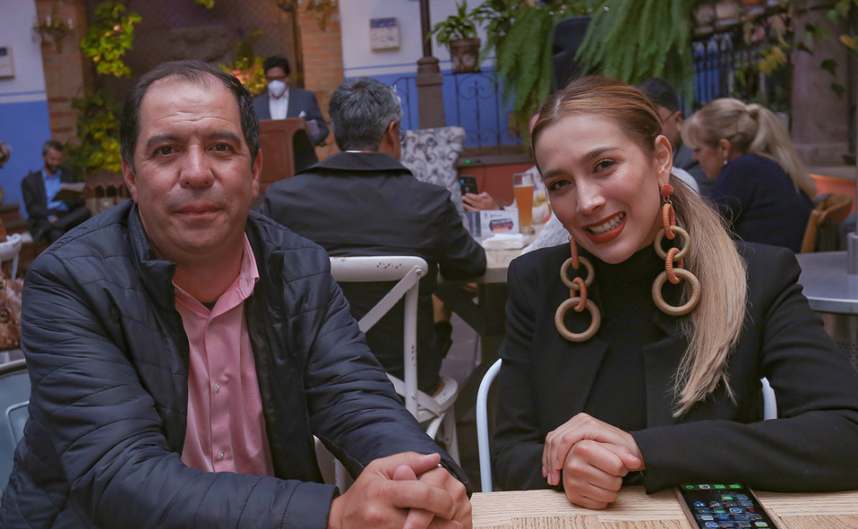 JORGE LUIS PEDRAZA Y MELANIA TORRES