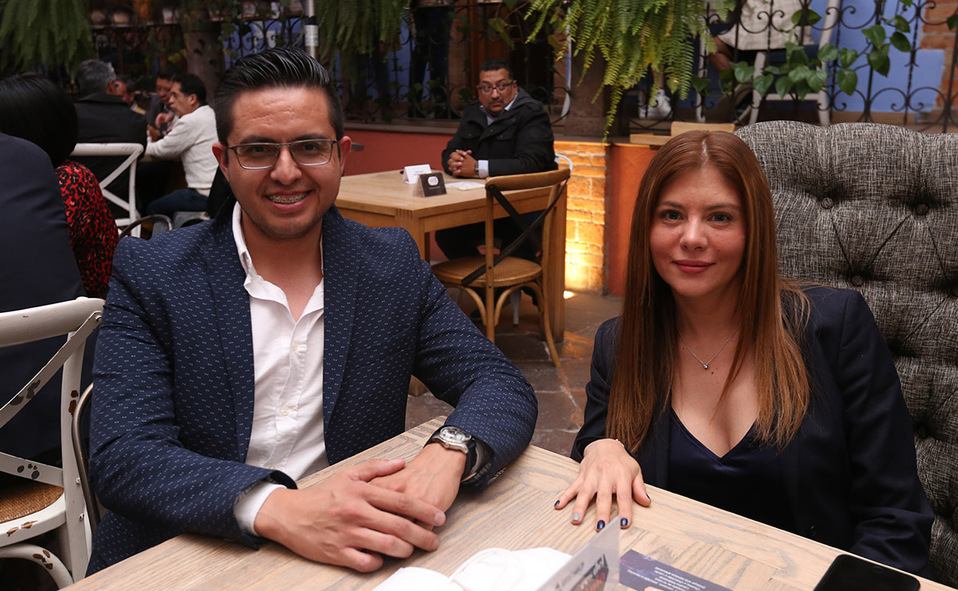 SALVADOR ESCAMILLA Y MARISOL DE LA CRUZ