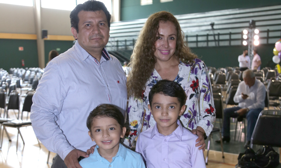 Humberto, Selene, Alejandro y Alan