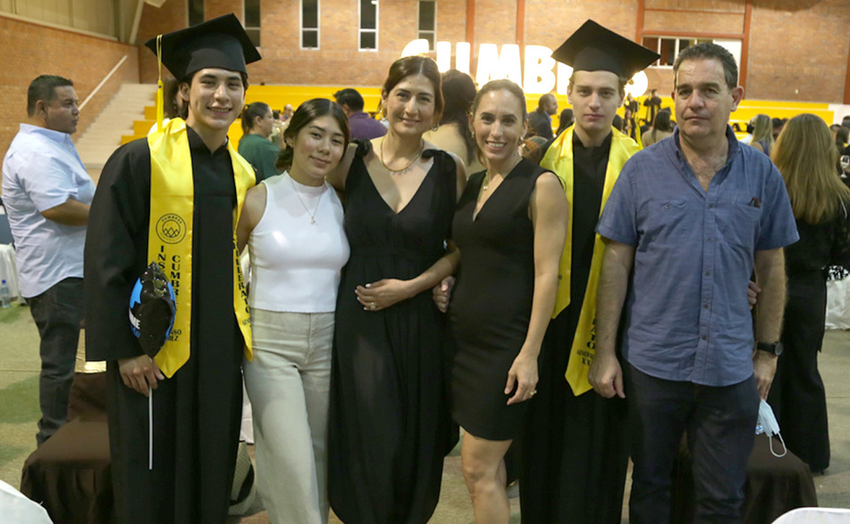 Alfonso, Regina, Laura, Linda, Gerardo y Gerardo