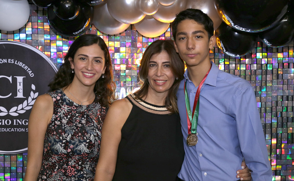 Ana Sofía, Catalina y Luis Fernando