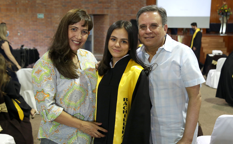 Armida, Itza y Ángel
