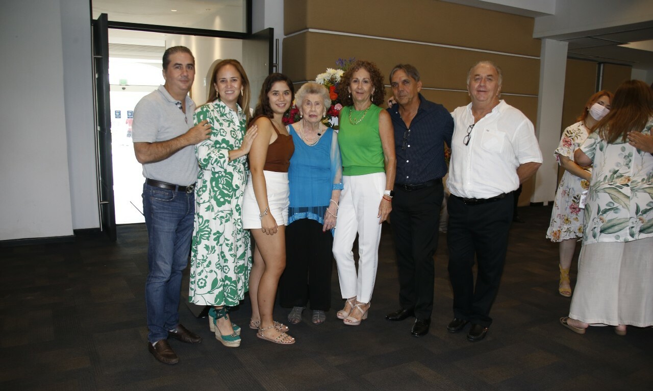 Víctor Ferrigno, Beatriz Ferrigno, Regina Ferrigno, Angela Valdés, Guadalupe Ferrigno, Arturo Garza y Miguel Ferrigno / Foto: Antonio Mireles