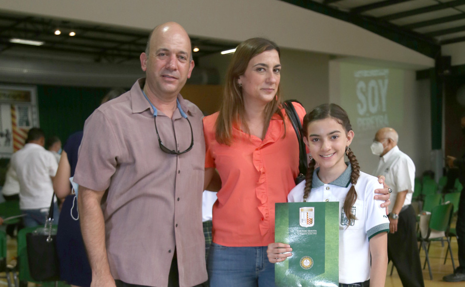 Daniel, Magda y Elisa