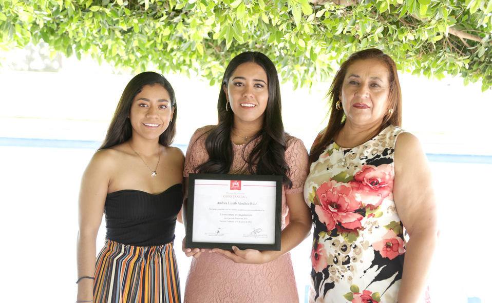 Denisse, Andrea y Marisol